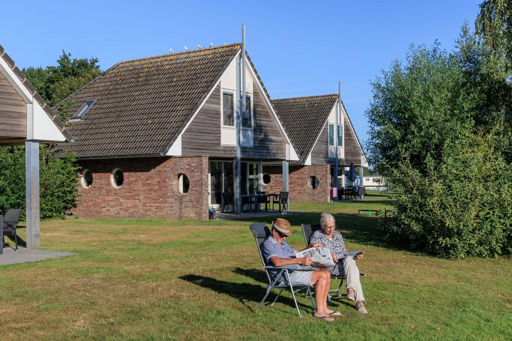 Vakantiehuis Camping It Wiid Earnewâld Екстериор снимка